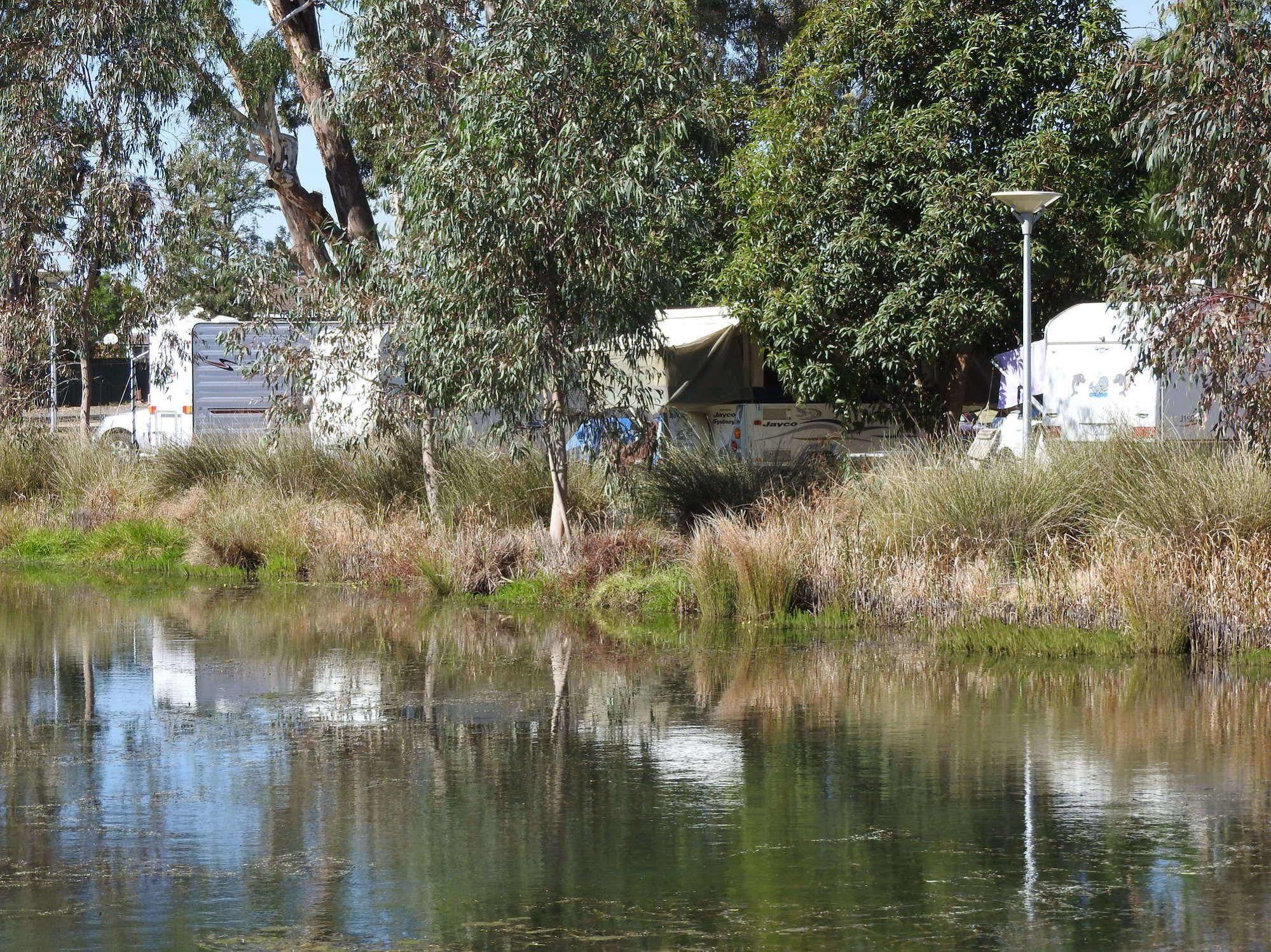 Victoria Lake Holiday Park Shepparton Exterior foto